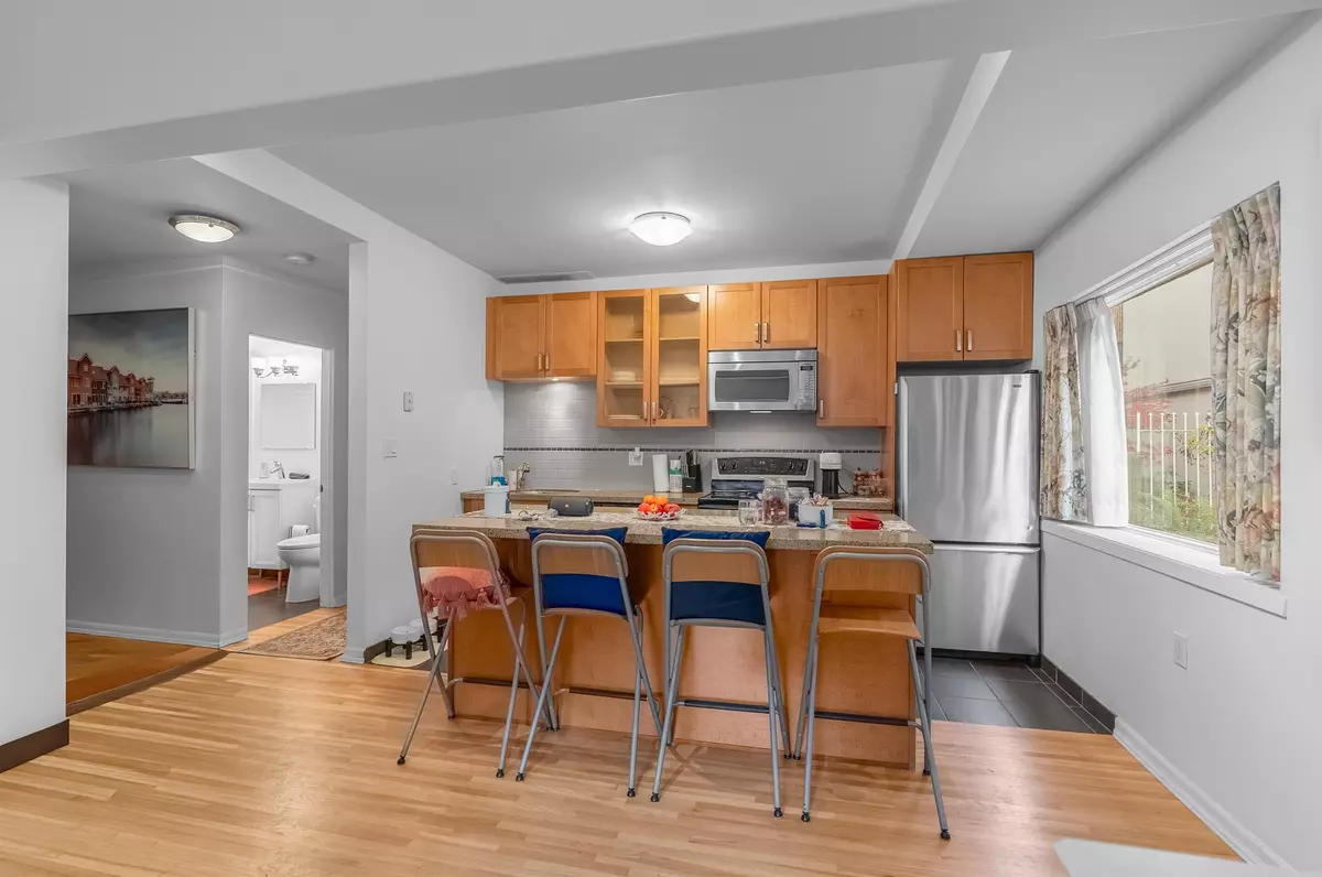 Vancouver, BC V6G 1K7,1879 Barclay ST #2