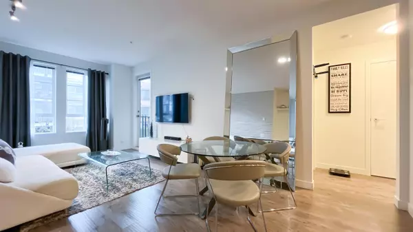 545 Foster AVE #211 Coquitlam, BC V3J 0B3