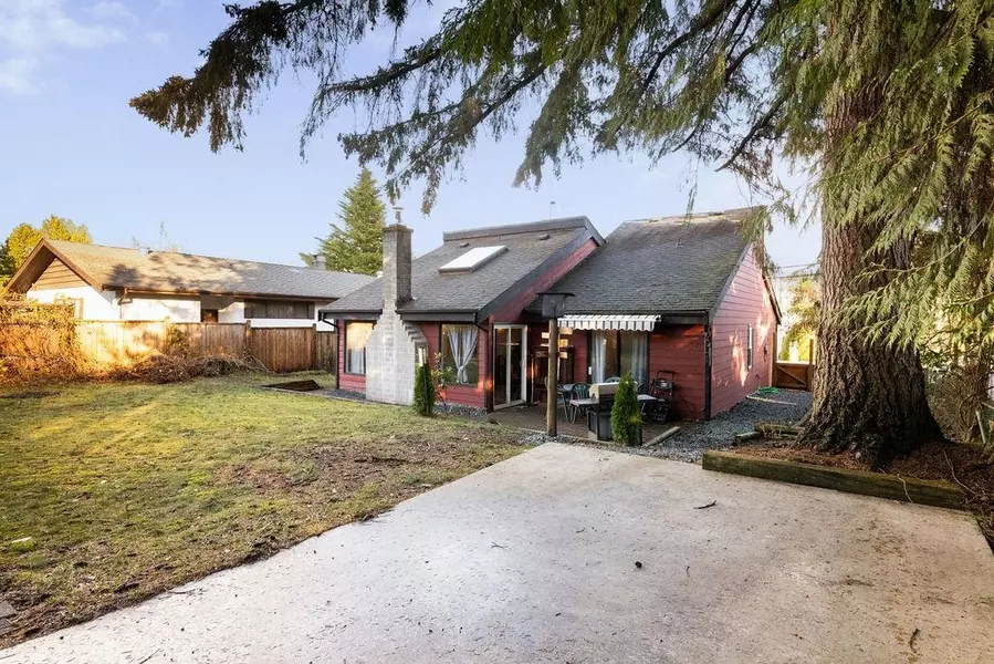 5613 Trail AVE, Sechelt, BC V7Z 0H8