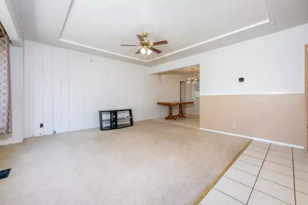 Surrey, BC V3R 3Z2,10286 148a ST