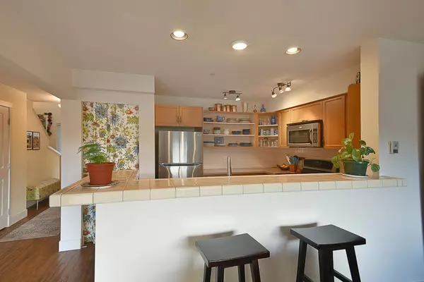 Sechelt, BC V7Z 0J5,5711 Ebbtide ST #303