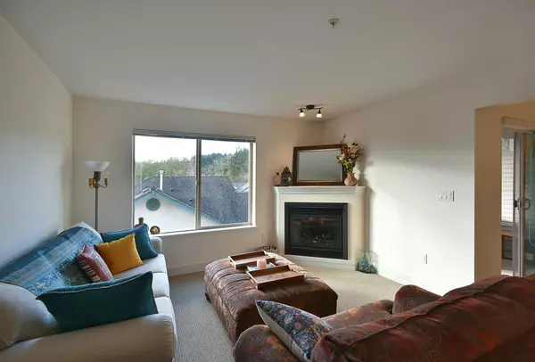 Sechelt, BC V7Z 0J5,5711 Ebbtide ST #303