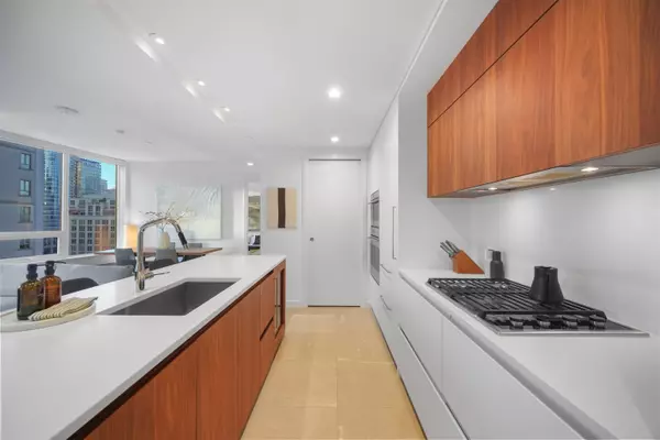 Vancouver, BC V6B 0R6,885 Cambie ST #1405