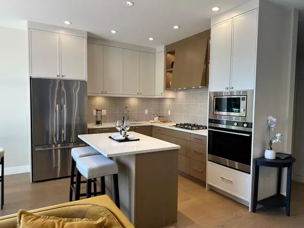 North Vancouver, BC V7L 2V9,344 E 17th ST