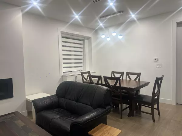 Vancouver, BC V6P 2B7,836 W 61st AVE