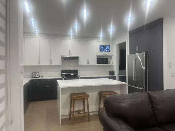 Vancouver, BC V6P 2B7,836 W 61st AVE