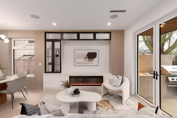 2976 W 13th AVE #2, Vancouver, BC V6K 2T9