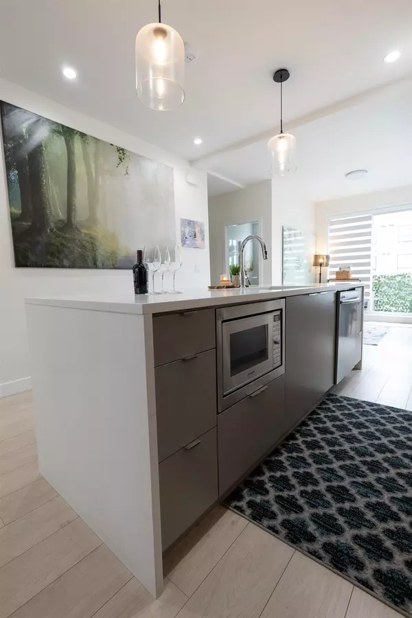 Langley, BC V3A 3X2,19628 55a AVE #6