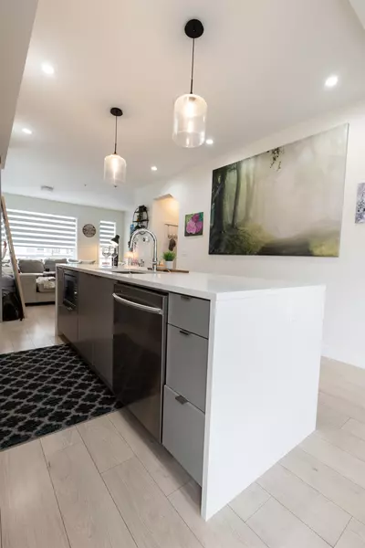 19628 55a AVE #6, Langley, BC V3A 3X2