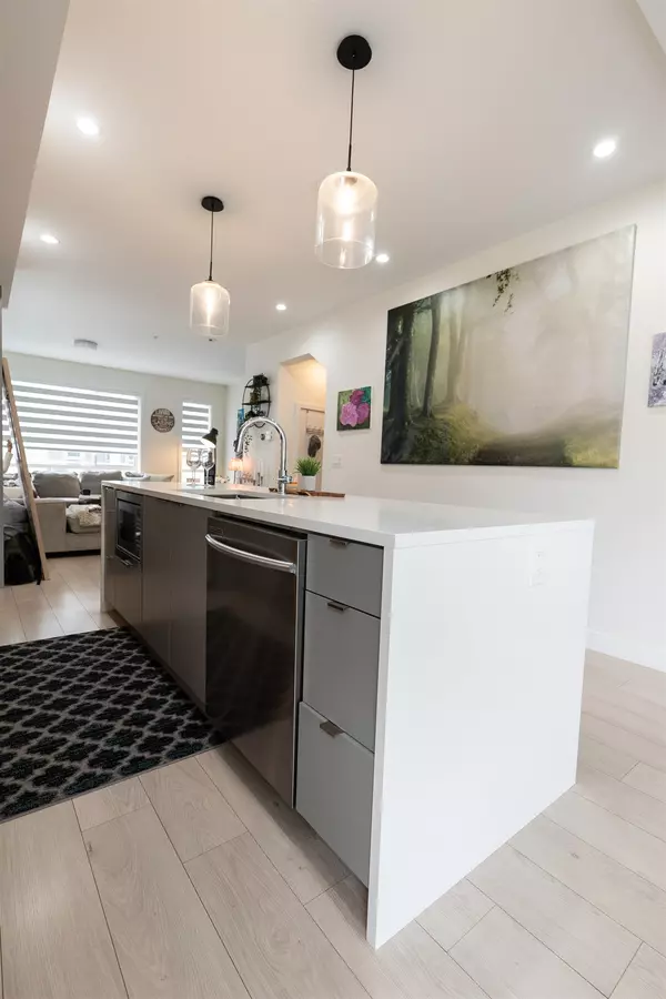 19628 55a AVE #6, Langley, BC V3A 3X2