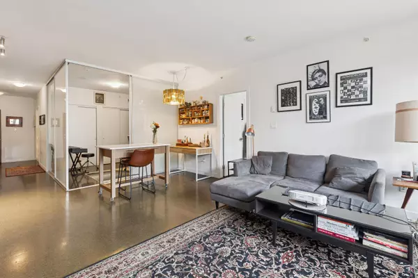 221 Union ST #309 Vancouver, BC V6A 0B4