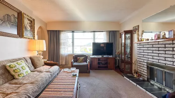 Vancouver, BC V5S 1T8,3140 E 52nd AVE