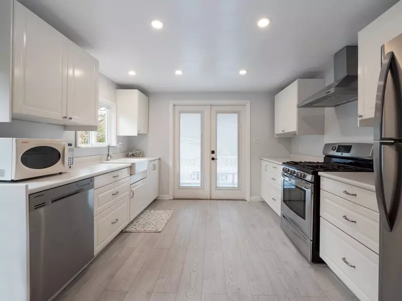 747 Cascade CRES, Gibsons, BC V0N 1V9