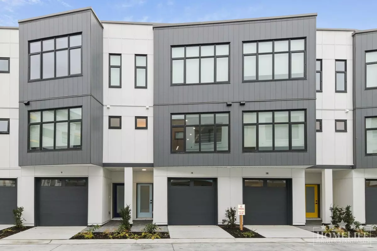 Surrey, BC V3Z 1L1,177 175a ST #19