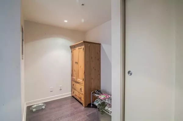 Richmond, BC V6Y 0B5,7080 No 3 RD #1603