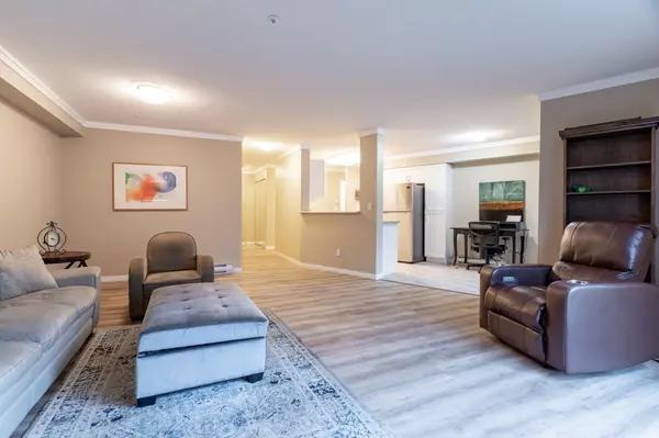 Surrey, BC V4P 3B1,15150 29a AVE #210