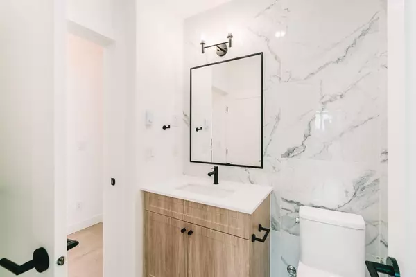 Langley, BC V2Y 1S1,19985 76 AVE