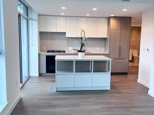 Burnaby, BC V5E 4M1,5685 Halley AVE #204