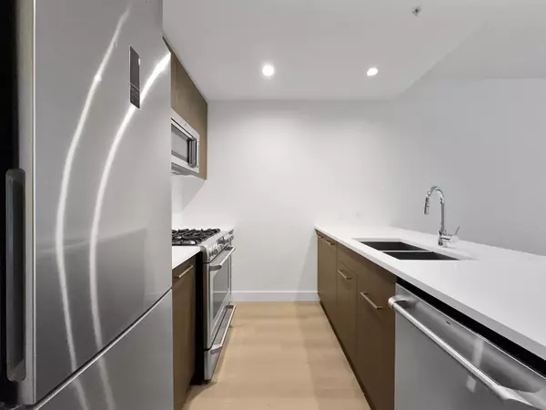 Burnaby, BC V5A 0E1,9060 University CRES #7XX