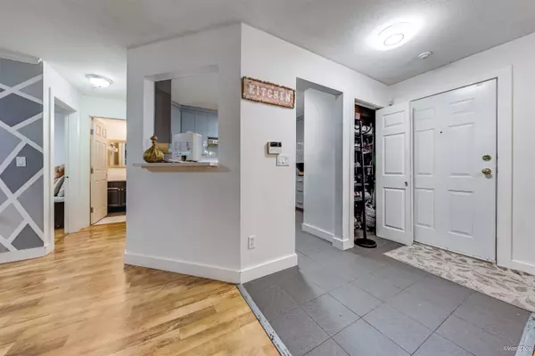 Surrey, BC V3W 0E7,7151 121 ST #114