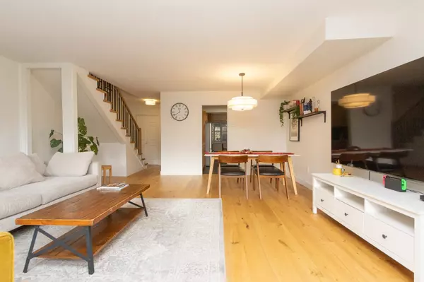 West Vancouver, BC V7L 1L5,235 Keith RD #904