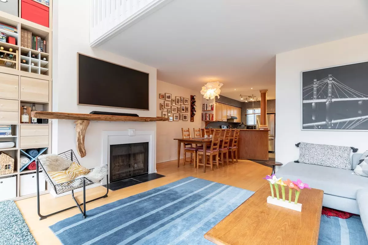 North Vancouver, BC V7G 1W7,2151 Banbury RD #13