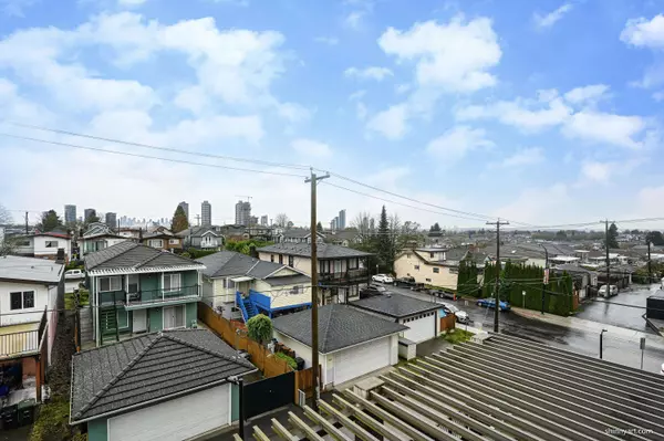 Burnaby, BC V5C 0J7,438 Gamma AVE #306