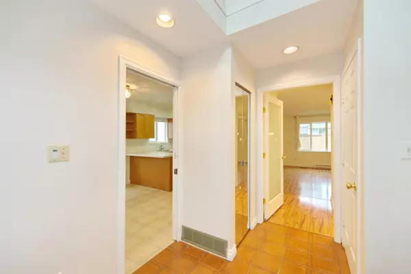 Burnaby, BC V5A 4A4,7203 Bridlewood CT