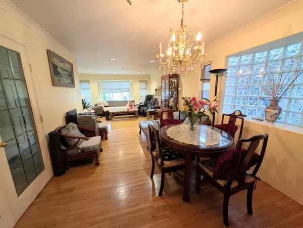 Vancouver, BC V5M 2N4,2935 E 17th AVE