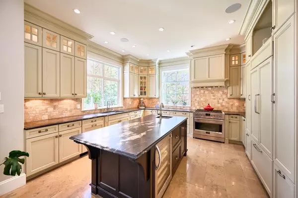 Coquitlam, BC V3E 3G8,1373 Glenbrook ST