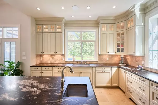 Coquitlam, BC V3E 3G8,1373 Glenbrook ST