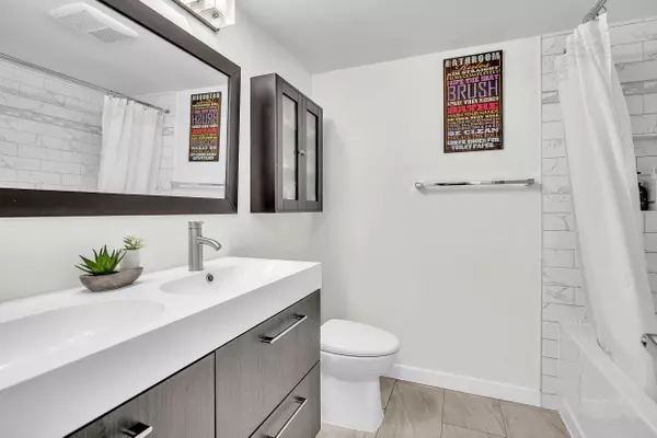 Burnaby, BC V3J 7J8,9280 Salish CT #1606