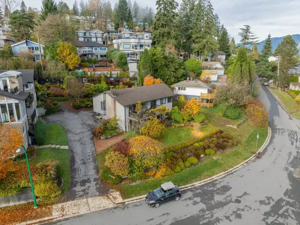 Burnaby, BC V5B 1K8,211 N Warwick AVE