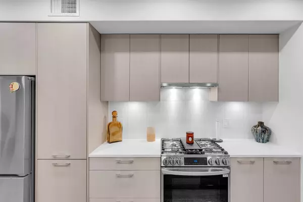 Langley, BC V2Y 3W4,6951 204 ST #226