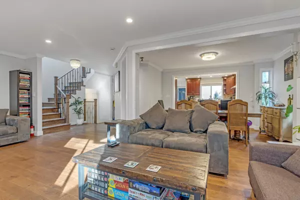 North Vancouver, BC V7R 4V3,5853 Grousewoods CRES