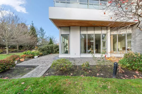 Burnaby, BC V5E 0B3,6688 Arcola ST #107