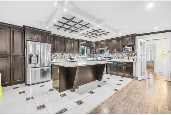 Surrey, BC V3W 0P5,14208 67 AVE