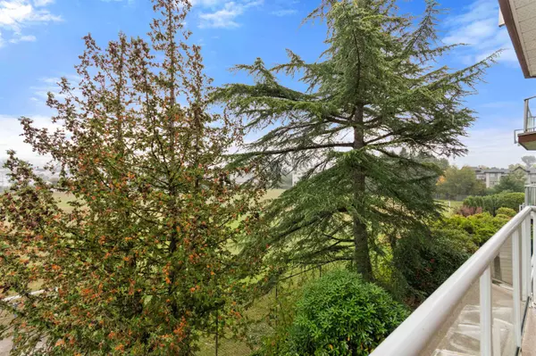 Abbotsford, BC V2T 4E4,32669 George Ferguson WAY #205