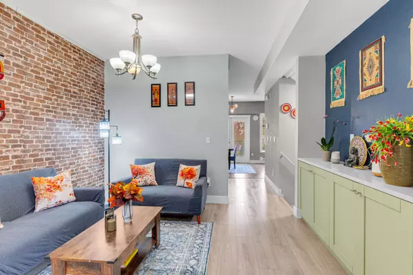 Aberdeen, BC V4X 0B2,2950 Lefeuvre RD #7