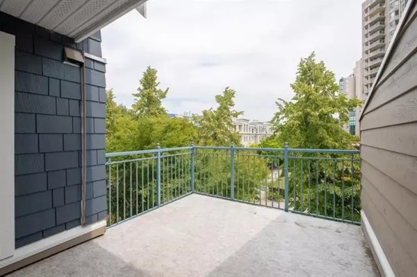 Coquitlam, BC V3B 7R9,1200 Eastwood ST #404