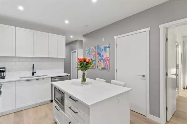 Langley, BC V3A 0N4,5415 Brydon CRES #309