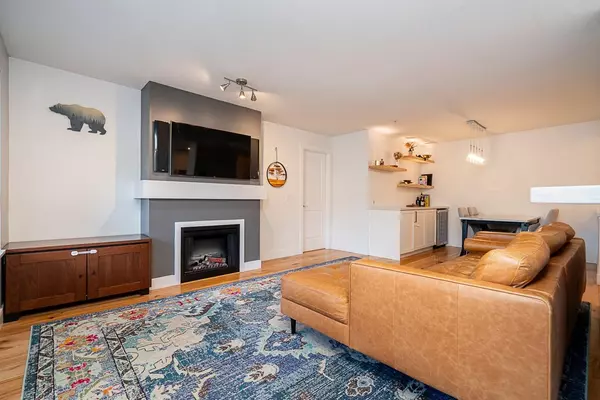 Port Moody, BC V3H 5K4,801 Klahanie DR #315