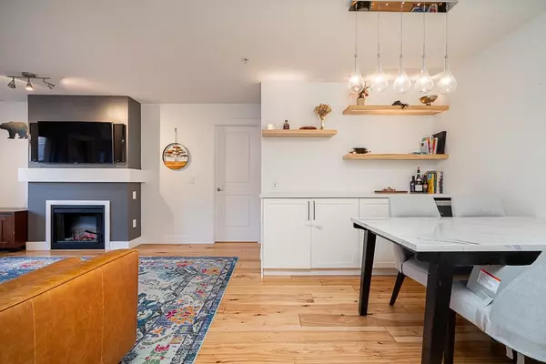 Port Moody, BC V3H 5K4,801 Klahanie DR #315