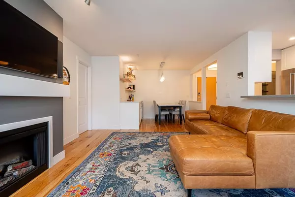 Port Moody, BC V3H 5K4,801 Klahanie DR #315