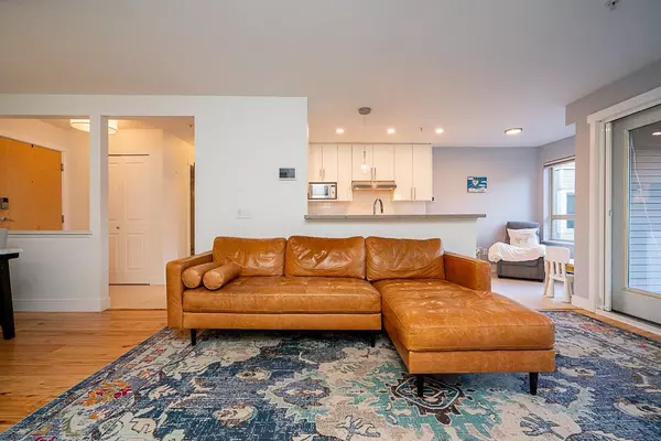 Port Moody, BC V3H 5K4,801 Klahanie DR #315