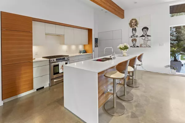 Squamish, BC V8B 0P2,1023 Jay CRES