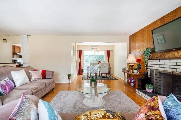 Coquitlam, BC V3K 3S1,2294 Austin AVE