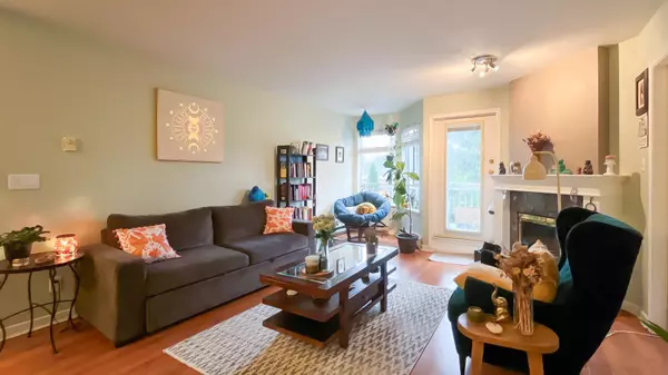 Surrey, BC V3V 7X8,9299 121 ST #305