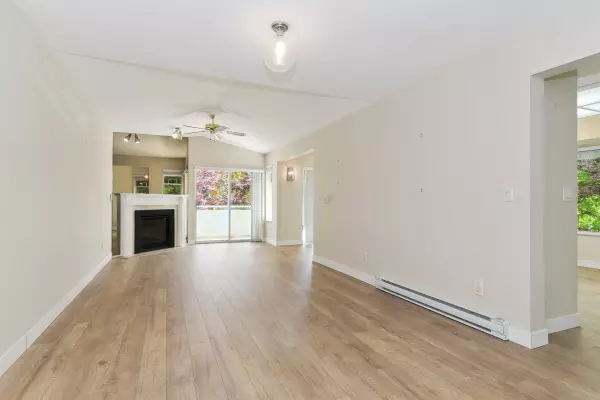 Surrey, BC V3W 0J6,7156 121 ST #228