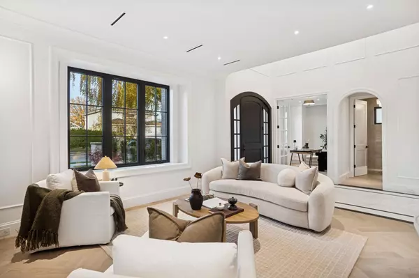 Burnaby, BC V5C 1J5,3970 Eton ST